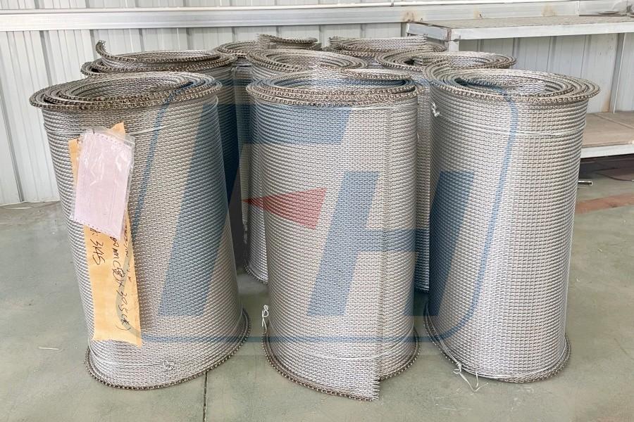Heat treatment furnace belt-welding edge