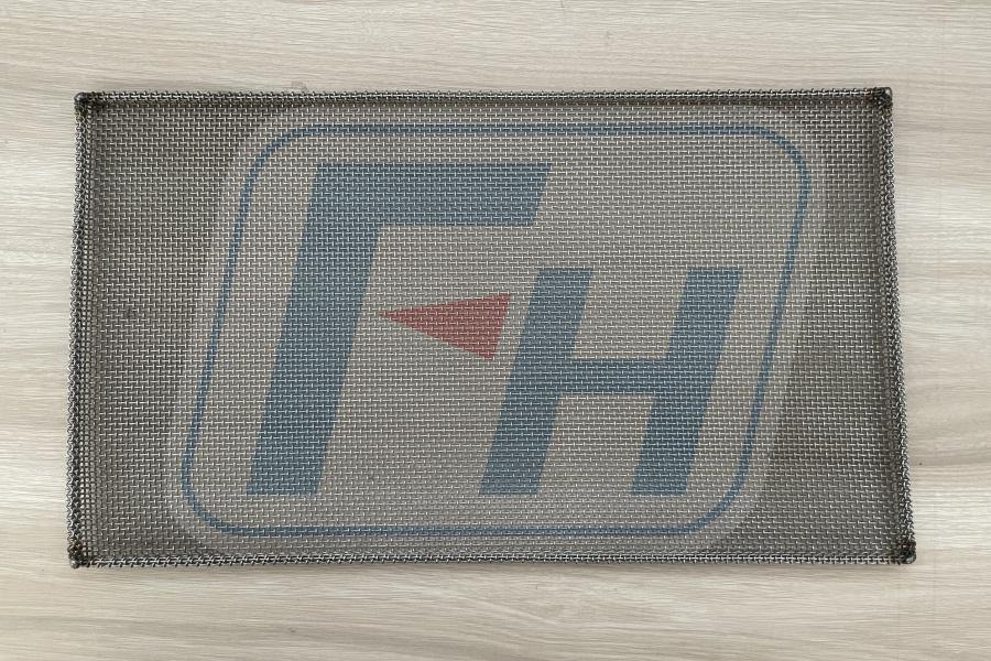 Wire mesh baskets for sintering furnace